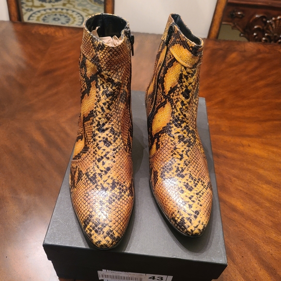 Club Cubano Men's Emmanuel Boot in Amarillo Snake print Sz 10 - Picture 1 of 6